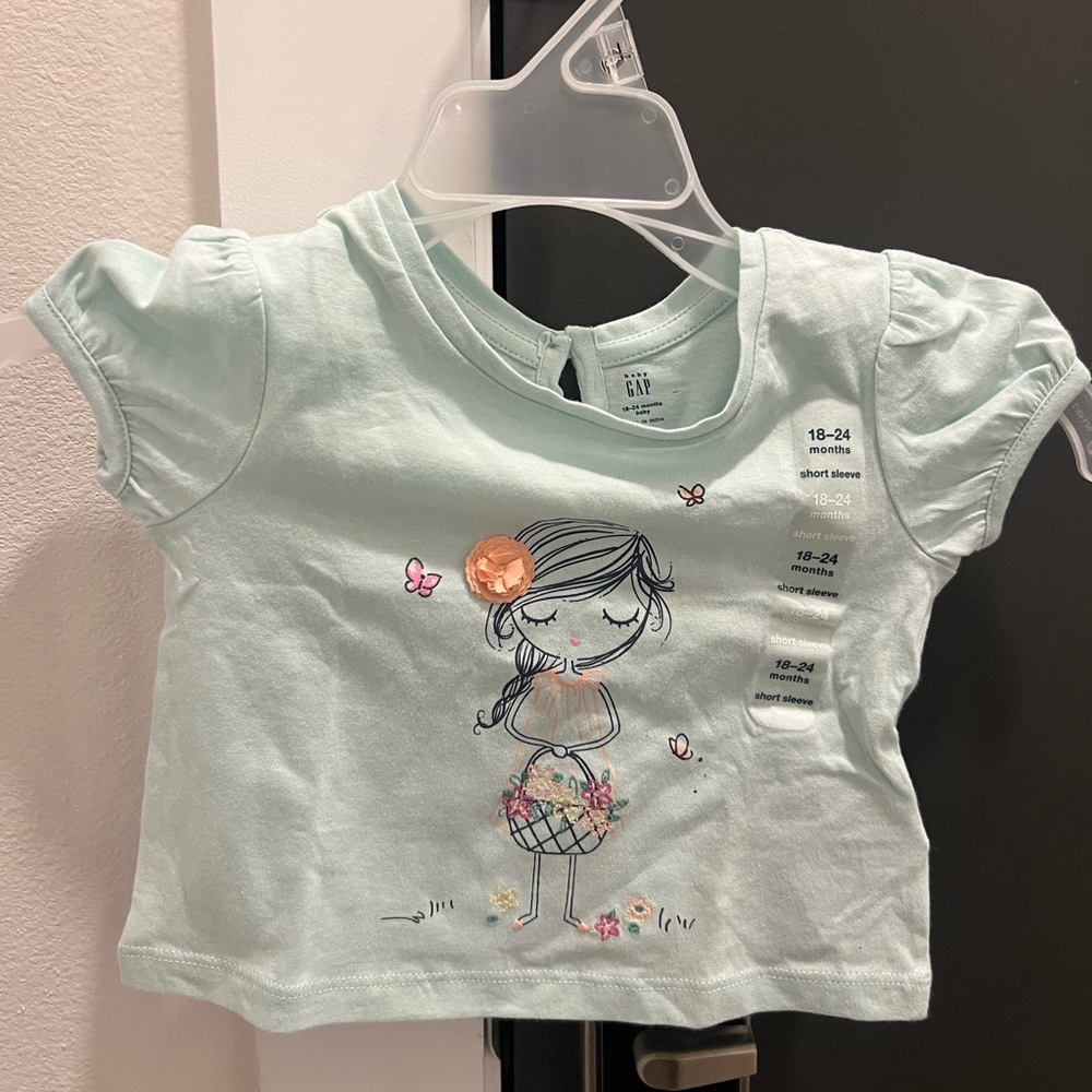 NWT GAP Light Green Kids Tee with Cute Graphic